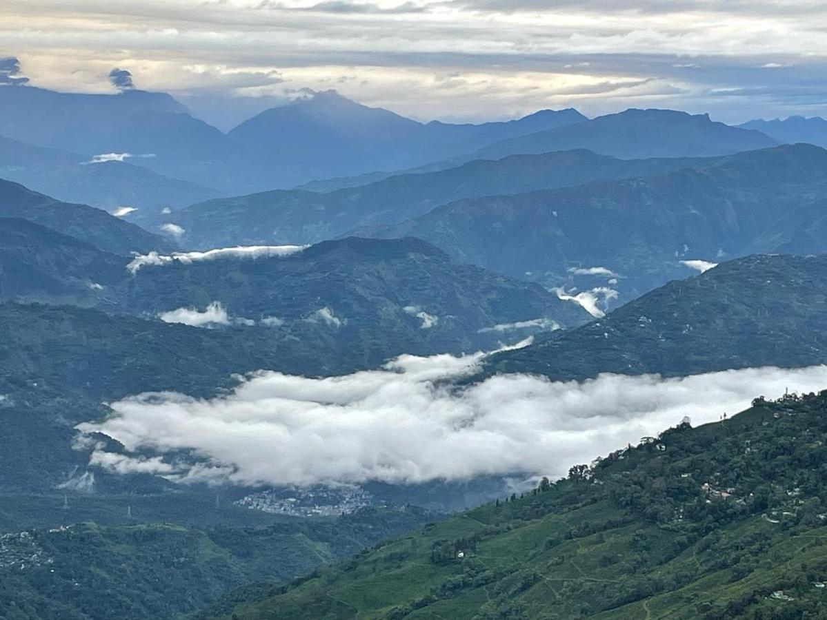 The Village Den , B&B Darjeeling ดาร์จีลิง ภายนอก รูปภาพ